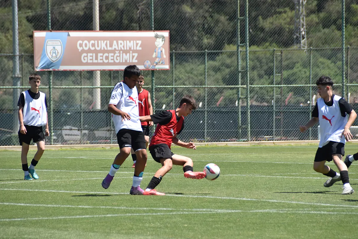 ULUSLARASI FUTBOLCU SEÇMELERİ BAŞLADI