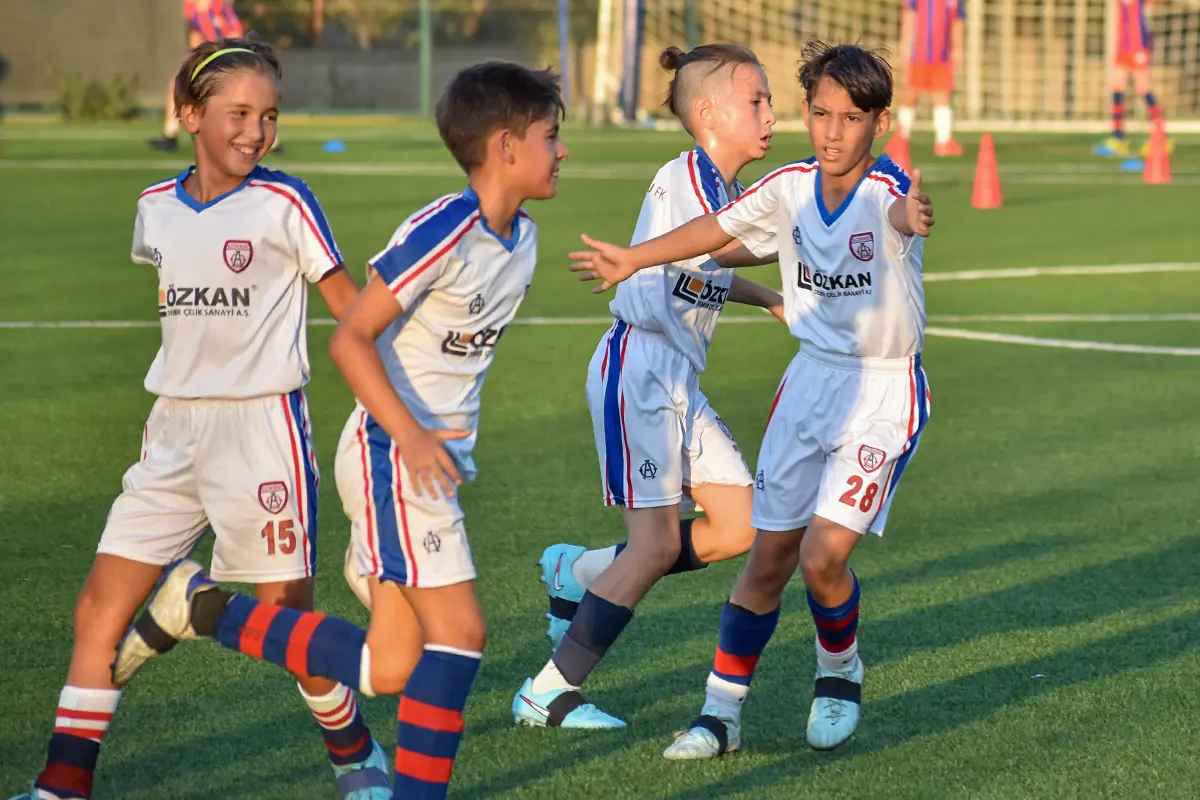JUNIOR CHAMPIONS LEAGUE’DE GRUPLARDAN LİDER ÇIKTIK