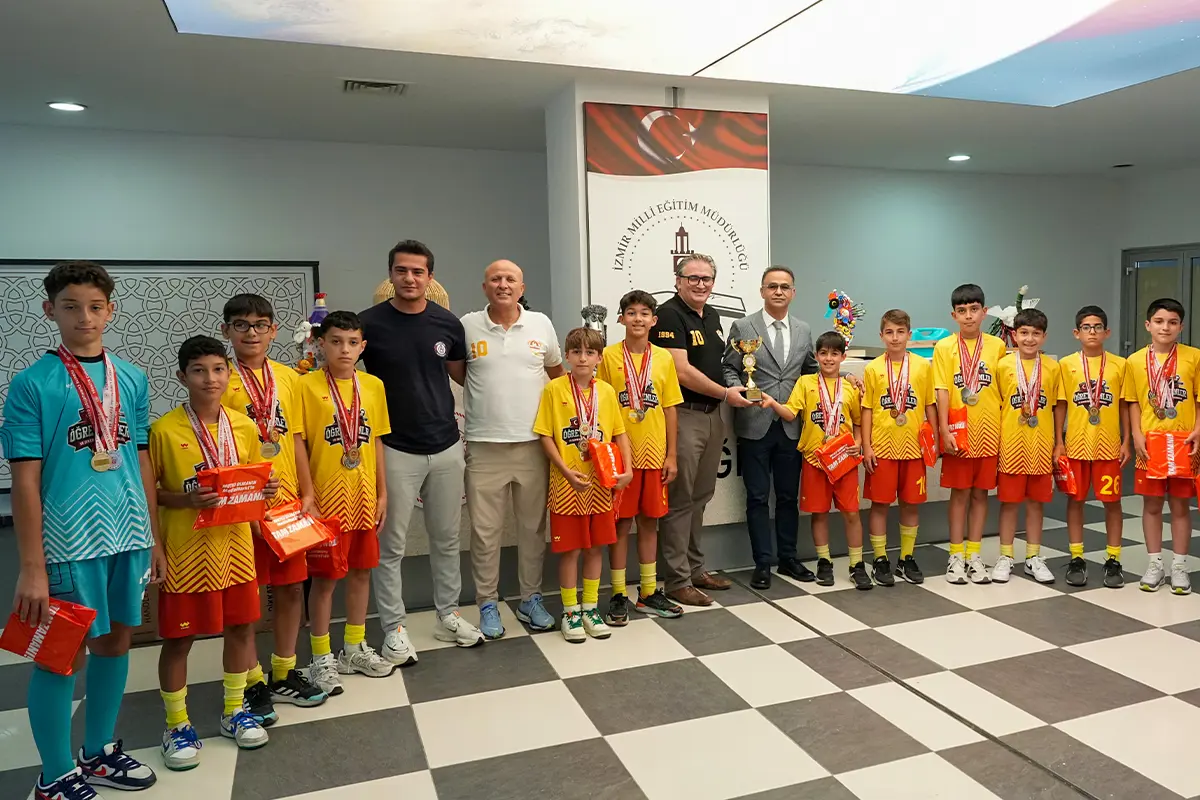TÜRKİYE İKİNCİSİ OLAN SPORCULARDAN İL MİLLİ EĞİTİM MÜDÜRÜ YAHŞİ’YE ZİYARET